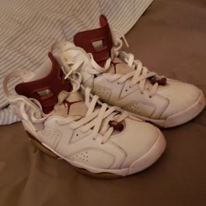 Air Jordan 6 maroon